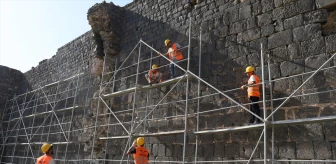 Diyarbakır Büyükşehir Belediyesi Tarihi Surları Restore Ediyor