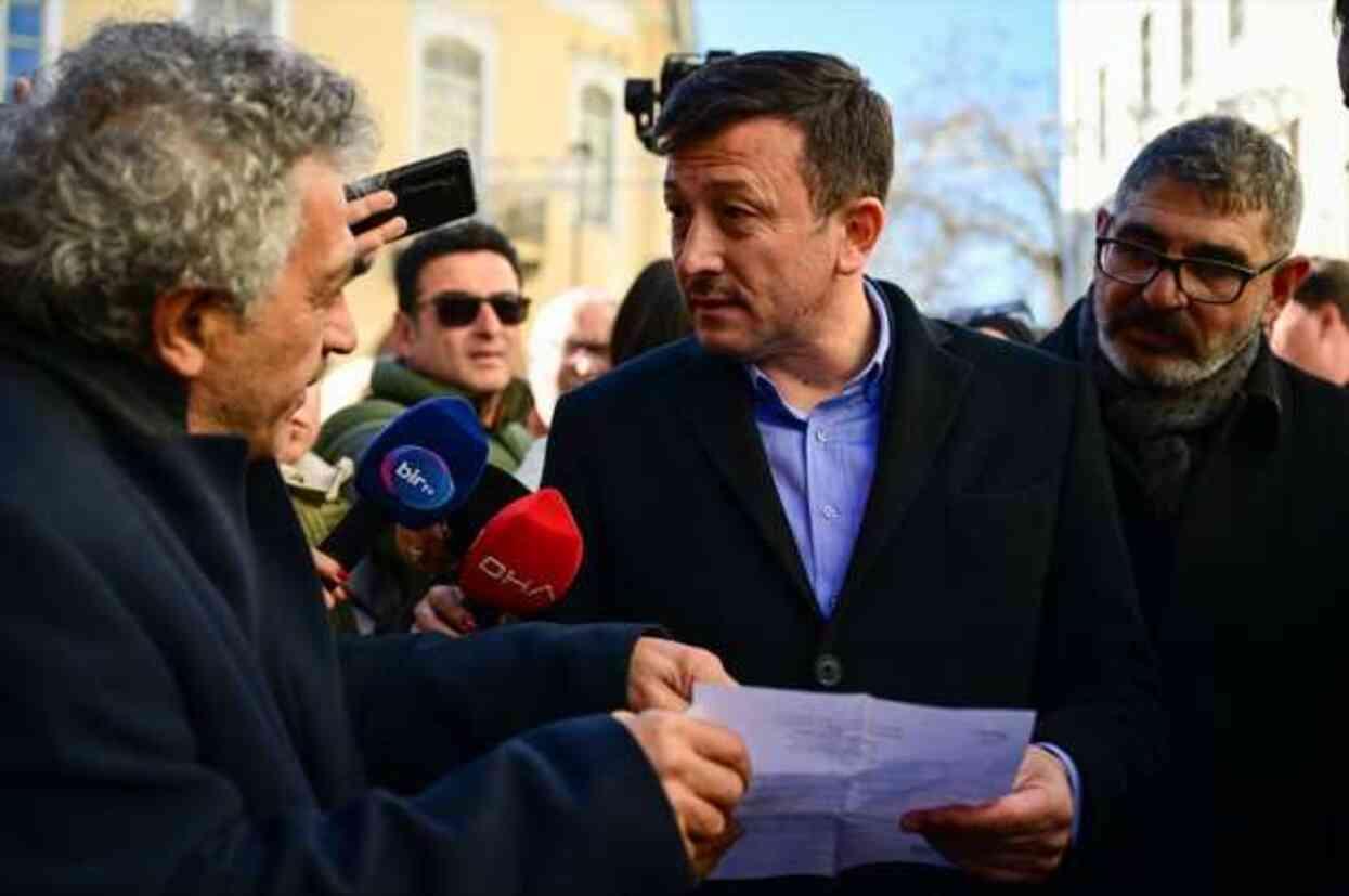 Hamza Dağ: İzmir'de zeybeği de halayı da beraber oynayacağız Hamza Dağ: İzmir'de zeybeği de halayı da beraber oynayacağız