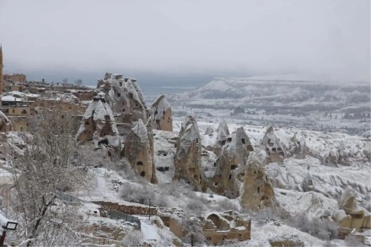 Kapadokya'ya Mevsimin İlk Karı Düştü