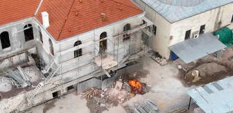 Marmara Üniversitesi Rektörlük Binası Restorasyonunda İşçilerin Ateşi Görüntülendi