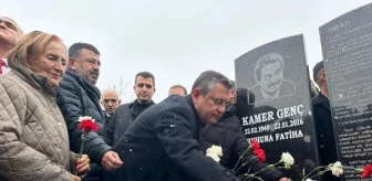 CHP Genel Başkanı Özgür Özel, Kamer Genç'i mezarı başında anıldı