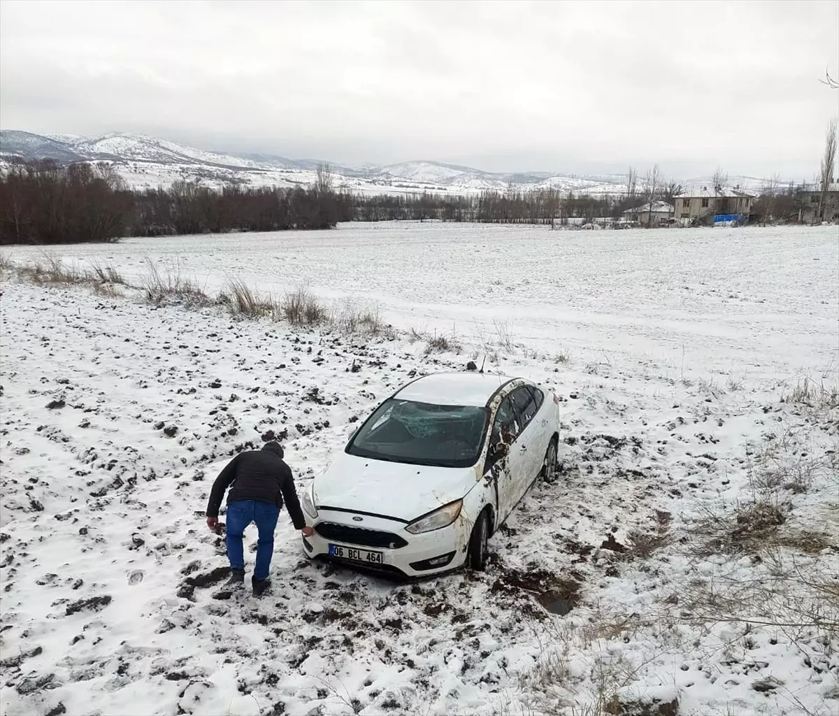 Tokat'ta otomobil şarampole devrildi, 6 yaşındaki çocuk yaralandı