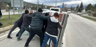 Tokat'ta takla atan araçtan iki kişi burnu kanamadan çıktı