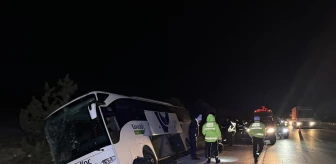 Afyonkarahisar'da yolcu otobüsü kaza yaptı: 4 yaralı