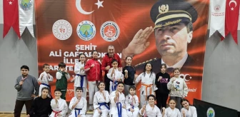 Biga Belediyesi Karate Kursu Öğrencileri Şampiyonadan Madalyayla Döndü