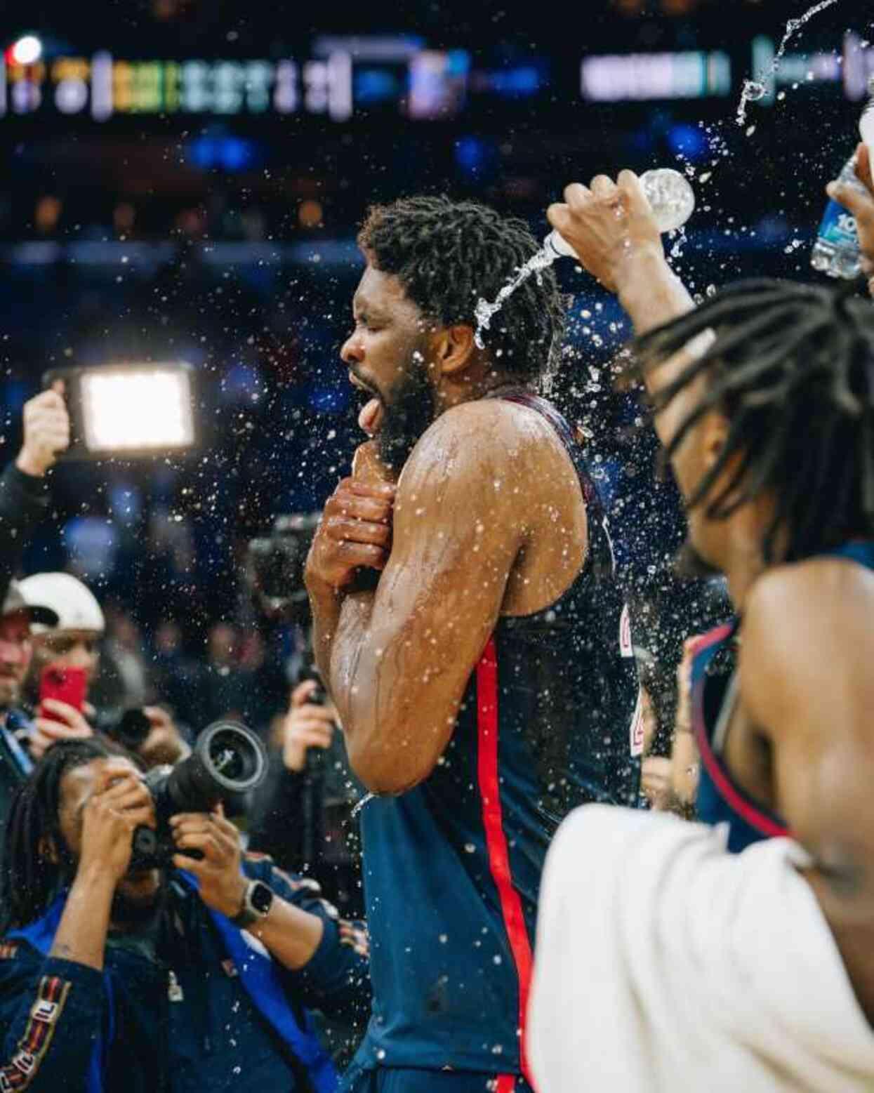 NBA'de tarihi gece! Joel Embiid 70 sayı atarak rekor kırdı NBA'de tarihi gece! Joel Embiid 70 sayı atarak rekor kırdı