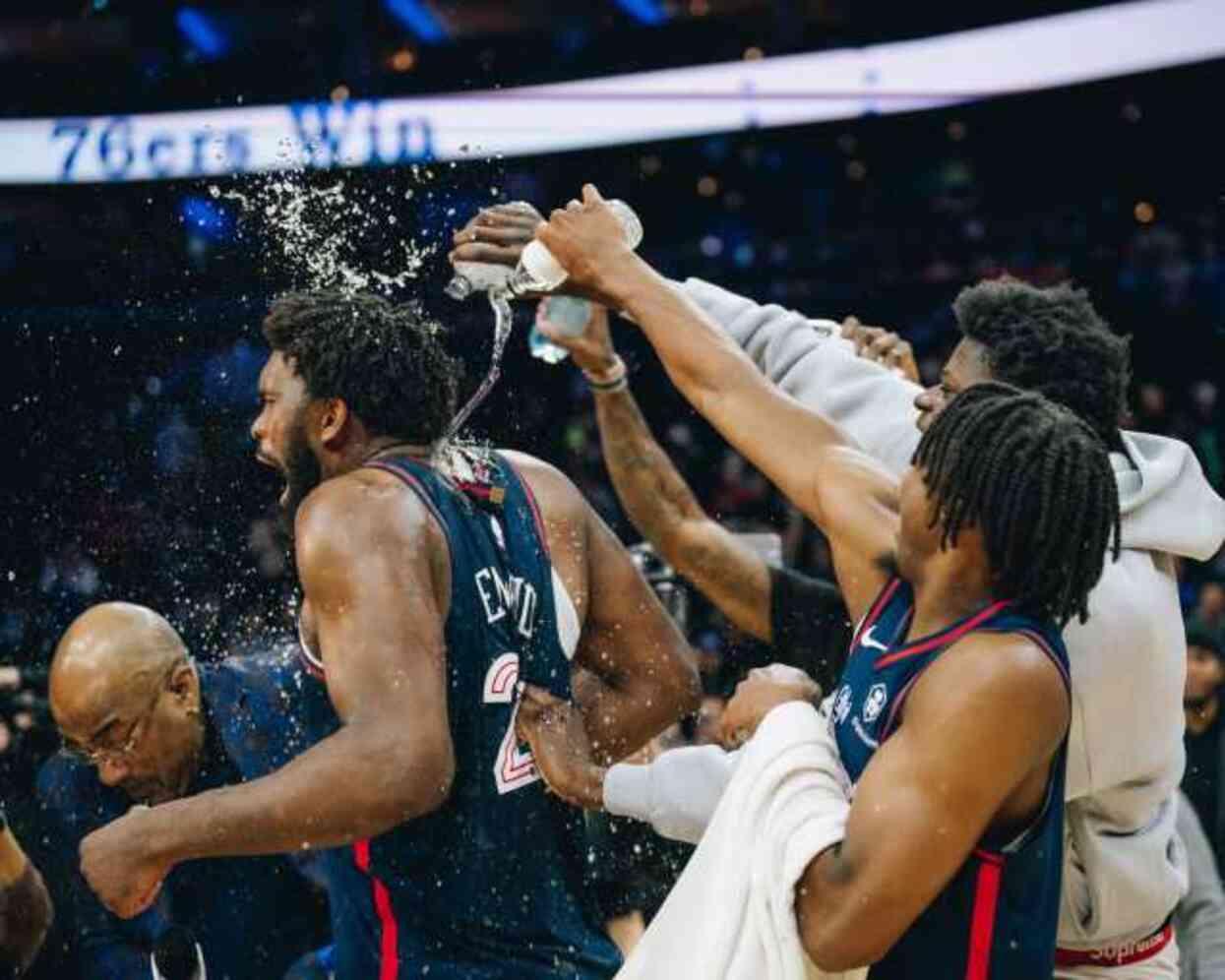 NBA'de tarihi gece! Joel Embiid 70 sayı atarak rekor kırdı NBA'de tarihi gece! Joel Embiid 70 sayı atarak rekor kırdı
