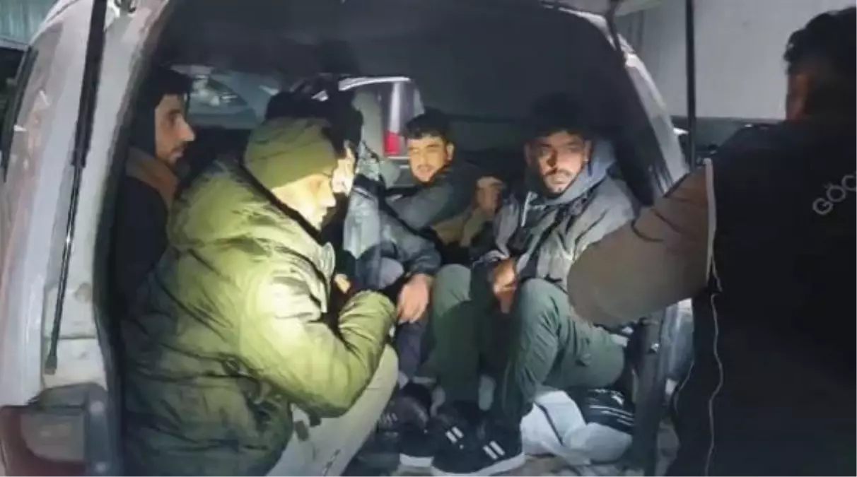 Osmaniye'de 14 Suriyeli kaçak göçmen yakalandı