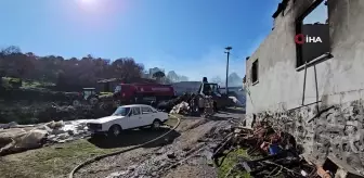 Sındırgı'da elektrik kontağından çıkan yangın bir evi kül etti