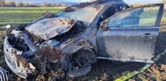 Sivas'ta Otomobil Tarlaya Uçtu: 1 Ölü, 1 Yaralı