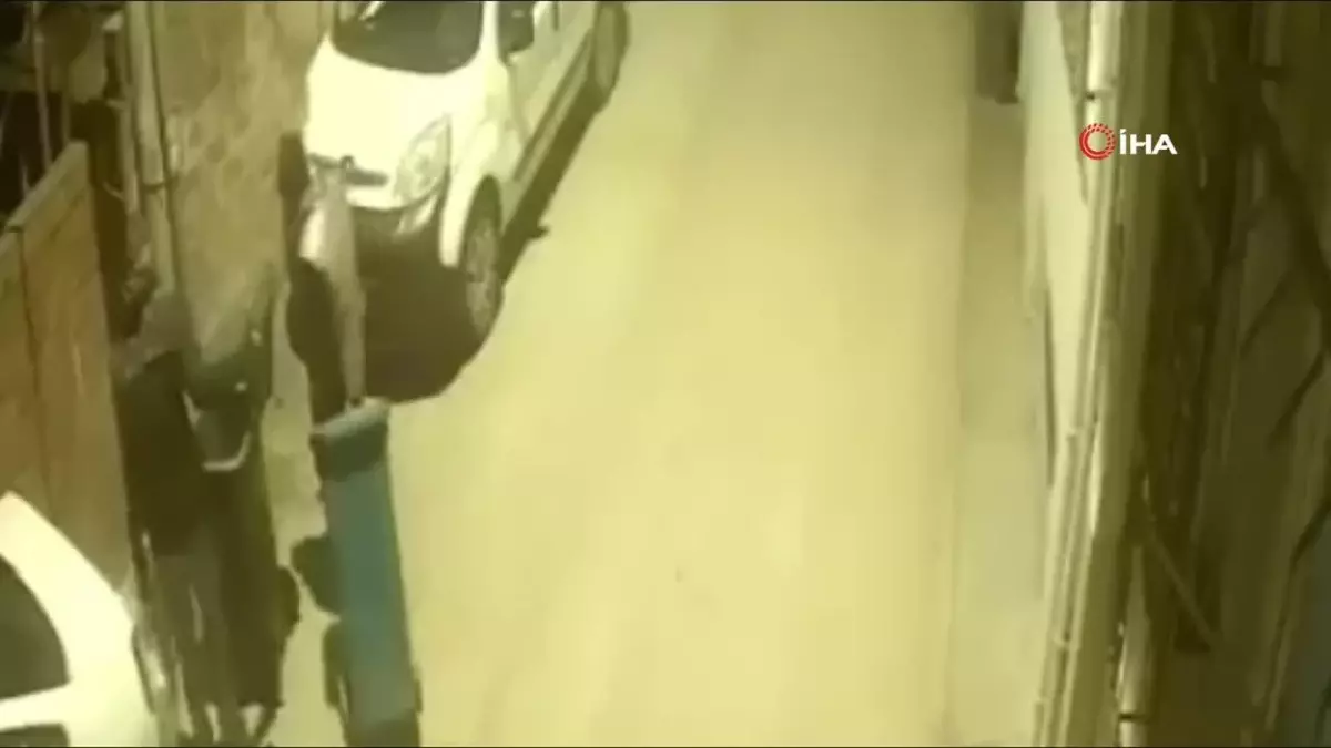 Hırsızlar Çaldıkları Çöp Kovasını Beğenmeyince Değiştirdi