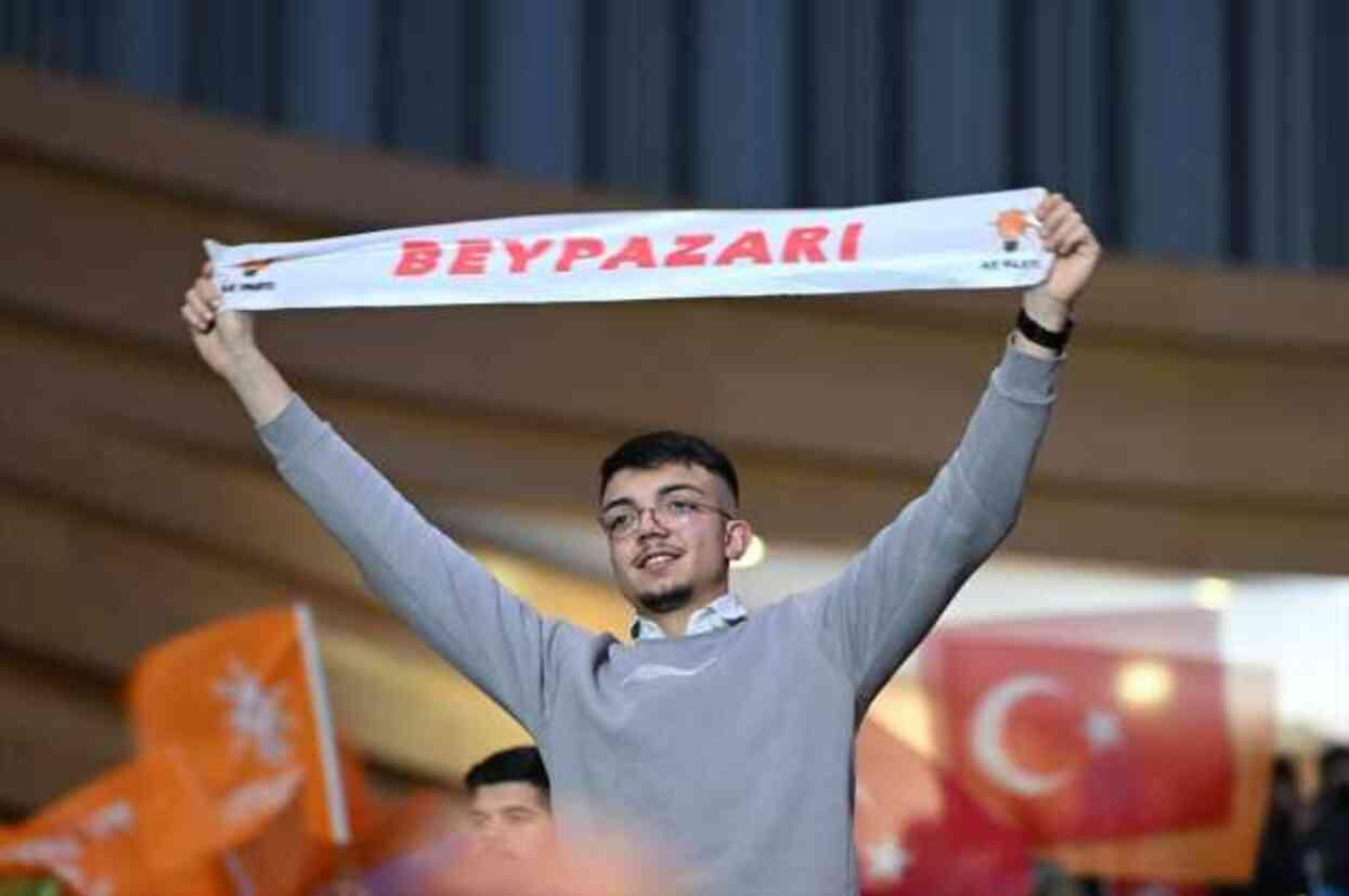 Cumhurbaşkanı Erdoğan, AK Parti'nin ilçe adaylarını açıkladı! İşte sıralı tam liste...