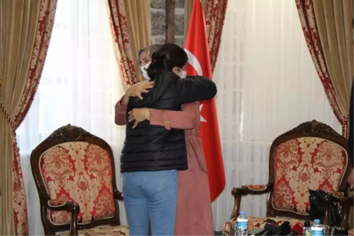 Diyarbakır'da PKK'nın kaçırdığı çocuk teslim oldu