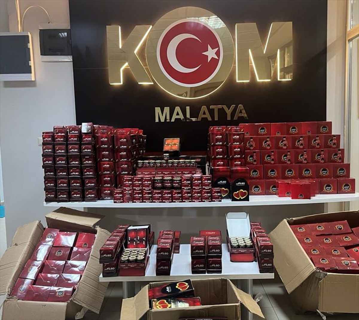 Malatya'da 10 bin 999 cinsel içerikli ürün ele geçirildi, 2 şüpheli yakalandı
