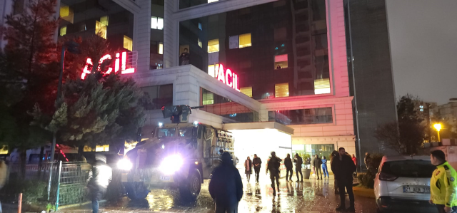 Rahatsızlanan annesi için Diyarbakır'a götürülen Demirtaş, üst düzey güvenlik önlemleri arasında hastaneden çıkarıldı