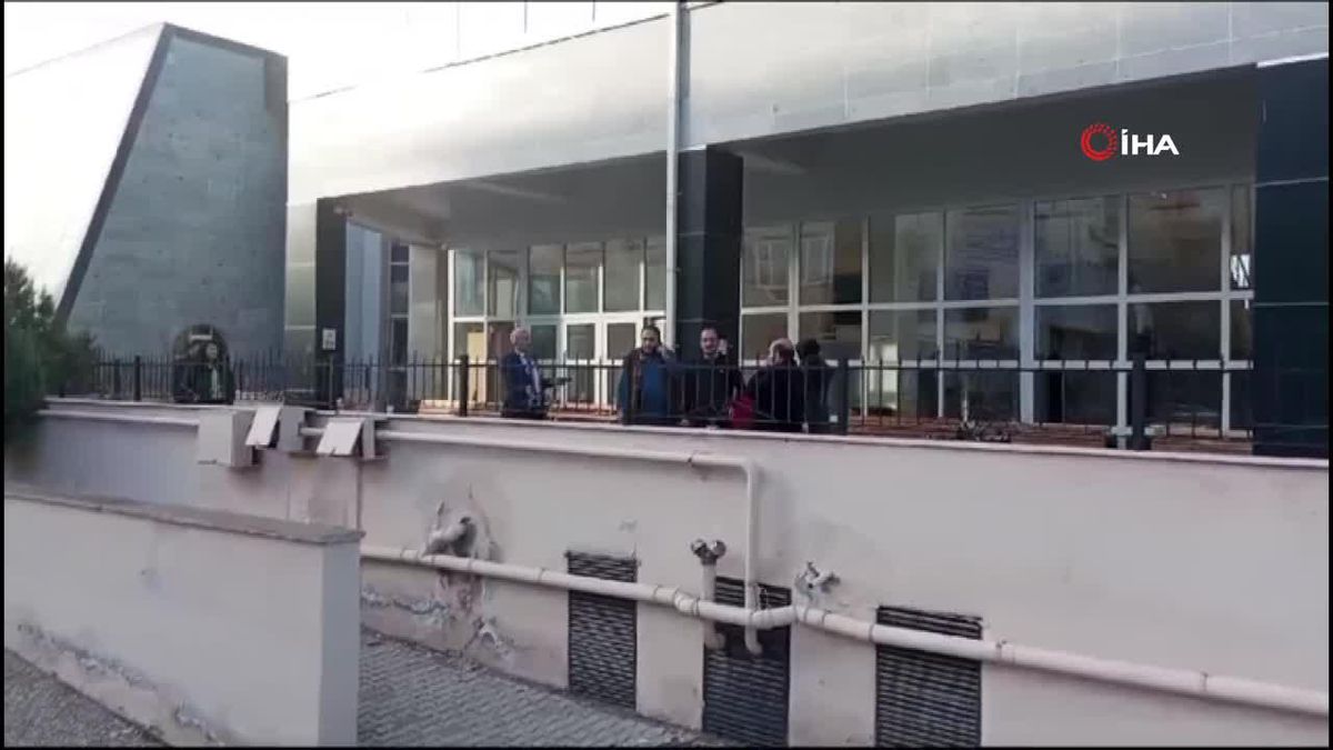 Deprem paniği ile evin balkonundan atlayan çocuk yaralandı