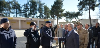 İçişleri Bakan Yardımcısı Münir Karaloğlu Kahramanmaraş'ta deprem bölgesini ziyaret etti