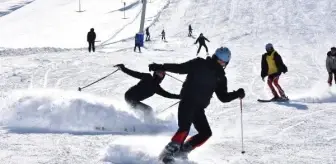 Bitlis'te Yarıyıl Tatilinde Kayak Merkezi Yoğunluğu