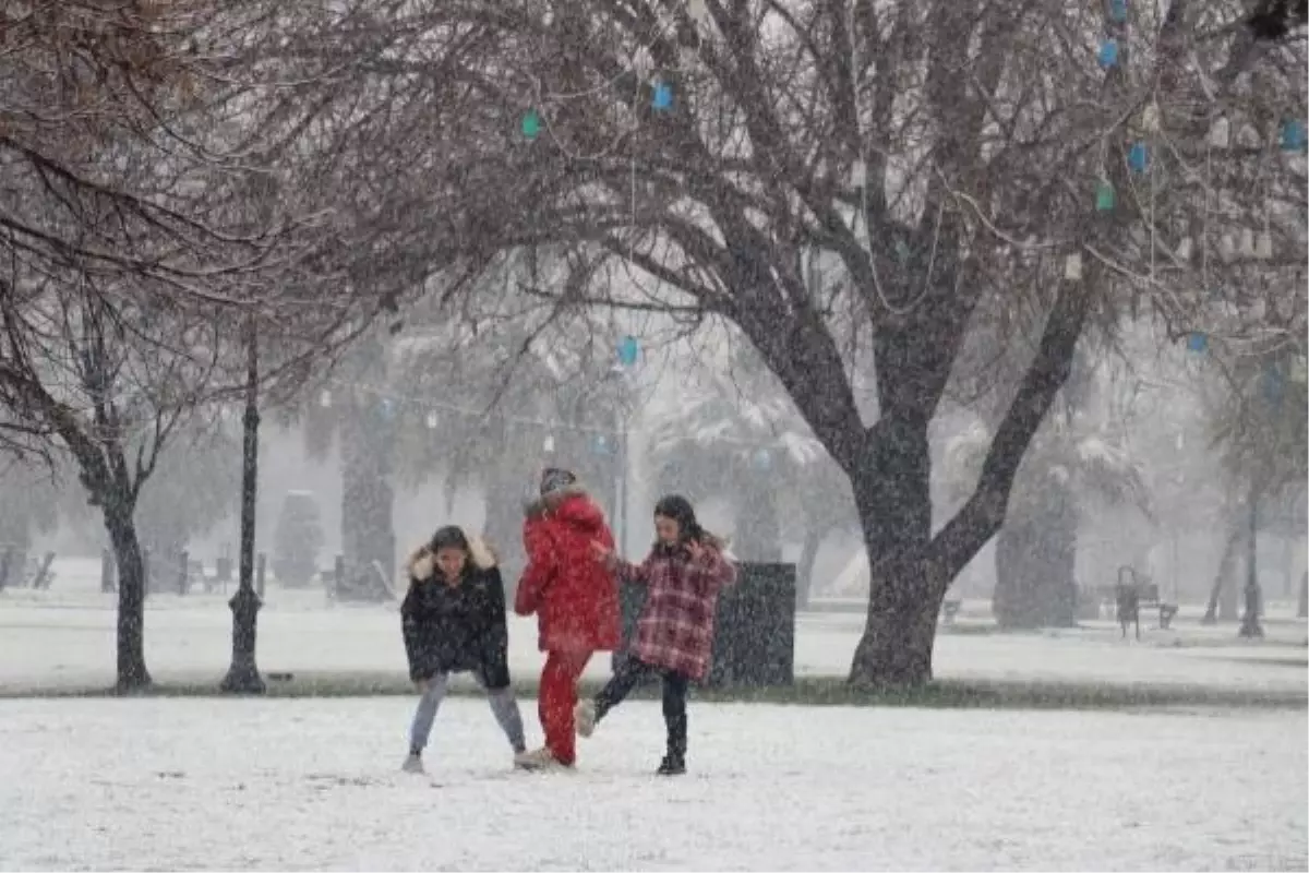 Gaziantep'te Mevsimin İlk Karı Yağdı