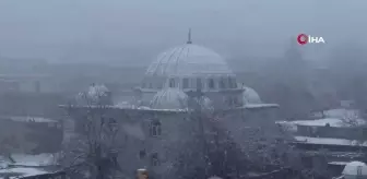 Mardin'de mevsimin ilk karı yağdı