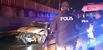 Başiskele'de Otomobil Bariyerlere Çarptı: 2 Ölü, 1 Yaralı