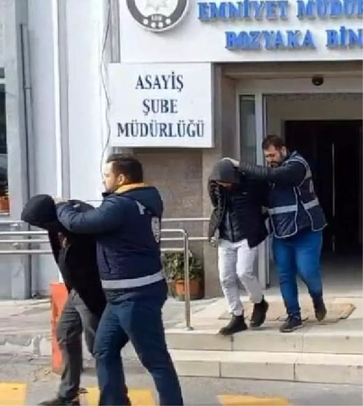 İzmir ve Manisa'da Kuyumcu Soygunu Dolandırıcılığı Operasyonu