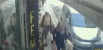 Tarsus'ta 2 kadın mağaza önündeki tezgahtan kilim çaldı