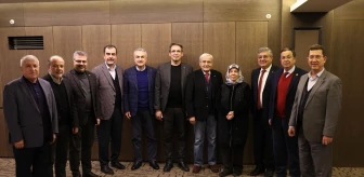 AK Parti Aydın Büyükşehir Belediye Başkan adayı Mustafa Savaş, eski milletvekilleriyle istişare toplantısı yaptı