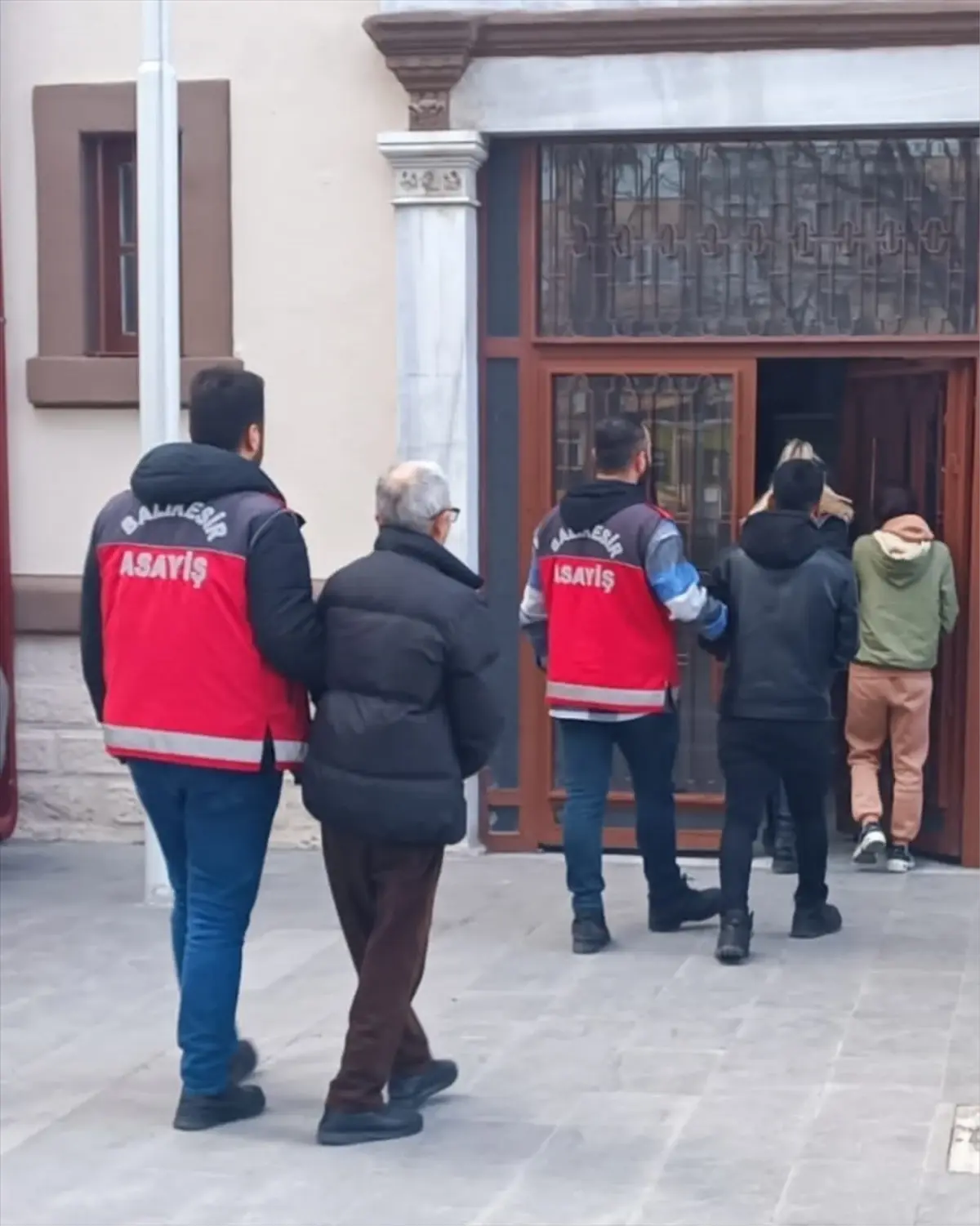 Balıkesir'de vize dolandırıcılığı operasyonu: Bir zanlı tutuklandı