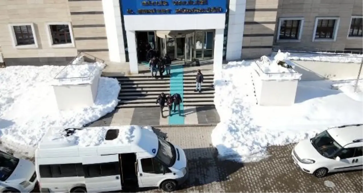 Bitlis ve Van'da Göçmen Kaçakçılığı Operasyonu: 6 Kişi Tutuklandı