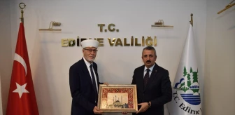 Batı Trakya Türk Azınlığı Danışma Kurulu Başkanı ve Gümülcine Seçilmiş Müftüsü İbrahim Şerif Edirne Valisi Yunus Sezer'i ziyaret etti