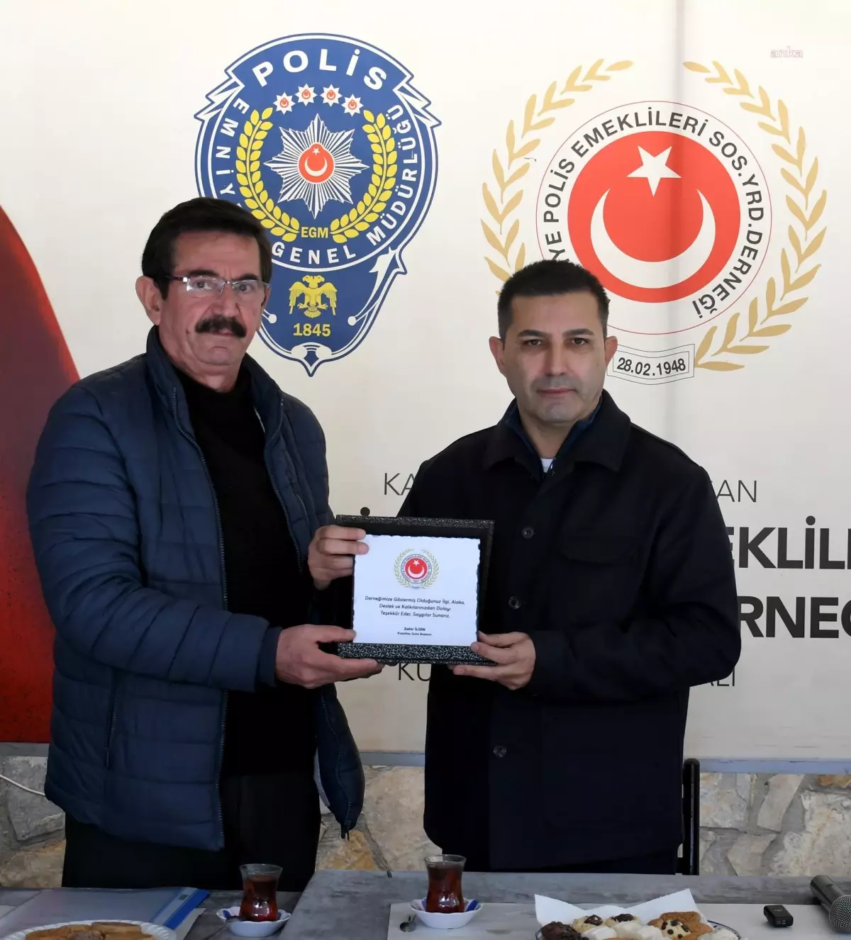 Kuşadası Belediye Başkanı Ömer Günel, Polis Emeklileri Derneği'ni ziyaret etti