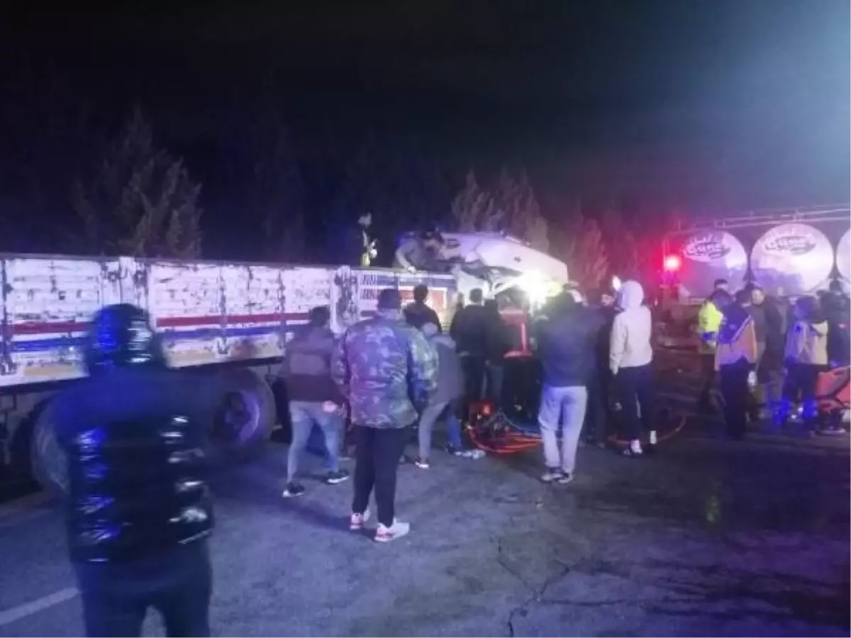 Tarsus'ta Zincirleme Kaza: 2 Yaralı