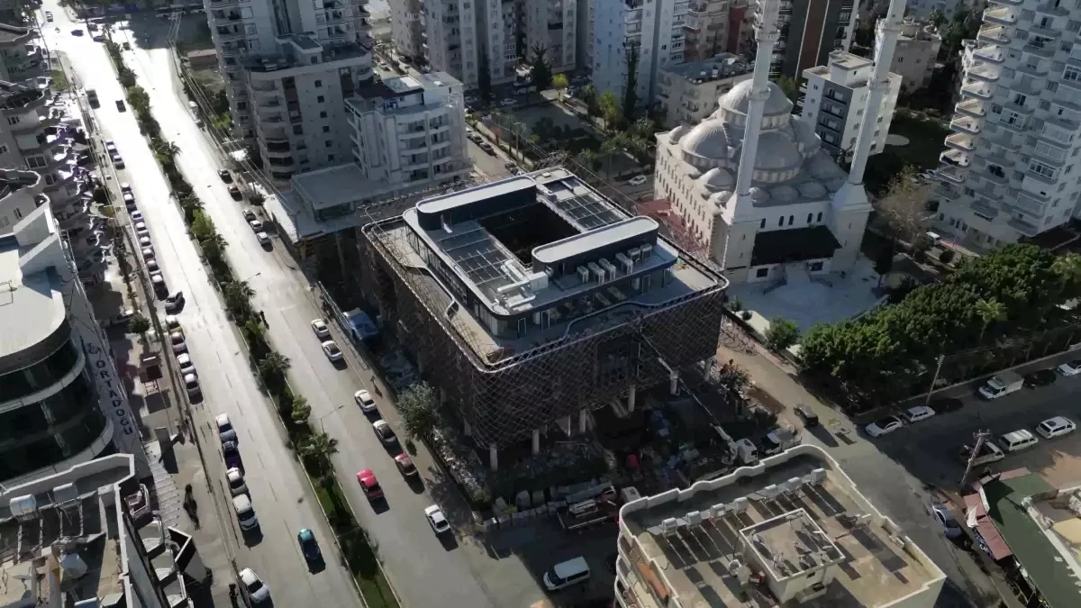 Mezitli Belediyesi Gençlik İnovasyon Merkezi ve Kız Yurdu İnşaatı Devam Ediyor