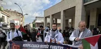 Sakarya'da Hekimler ve Sağlık Çalışanları İsrail'in Saldırılarını Protesto Etti