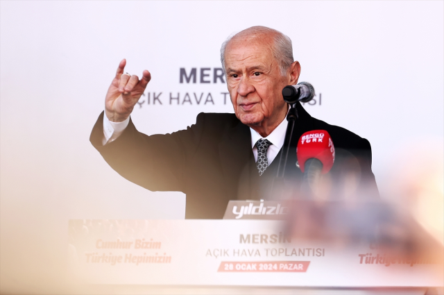 MHP lideri Bahçeli: Mersin'i Cumhurbaşkanımıza hediye edecek misiniz?