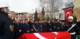 Sakarya'da trafik kazasında şehit olan polis memuru Cengiz Parlak'ın cenazesi Amasya'da defnedildi