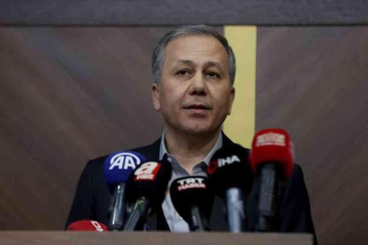 Bakan Yerlikaya: İtalyan kilisesine silahlı saldırı düzenleyen iki katil zanlısının da DEAŞ'lı olduklarını değerlendiriyoruz