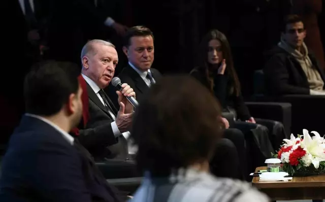Cumhurbaşkanı Erdoğan: Gençlerimize taahhüt ettiklerimizi 8 ayda gerçekleştirdik