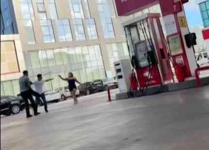 Diyarbakır'da Fuhuş Çetesine Operasyon: Kadının Erkeğe Ateş Ettiği An Kamerada Diyarbakır'da Fuhuş Çetesine Operasyon: Kadının Erkeğe Ateş Ettiği An Kamerada