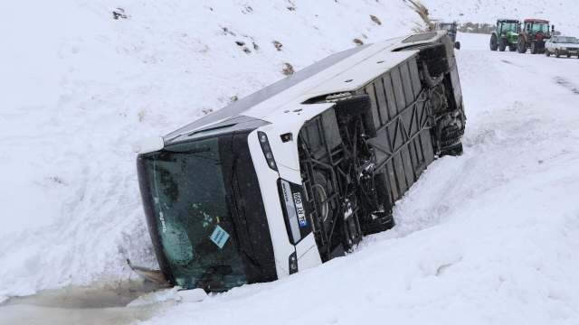 Kış Aylarında Şehirlerarası Otobüs Kazalarında Artış: 30'dan Fazla Kişi Hayatını Kaybetti