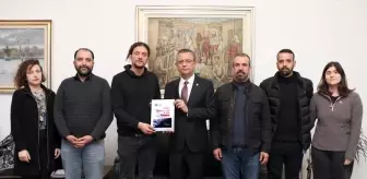 CHP Genel Başkanı Özgür Özel, Hatay Depremzede Derneği yöneticileriyle görüştü