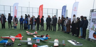 Muş'ta Gençler TEKNOFEST için Model Uçak Kursuna Katılıyor