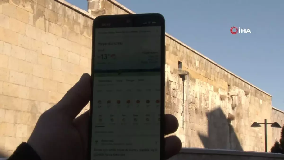 Sivas buz kesti, termometreler eski 13 dereceyi gösterdi