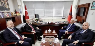 Çalışma ve Sosyal Güvenlik Bakanı Vedat Işıkhan, Türkiye Emekliler Derneği ile bir araya geldi