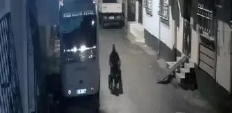 Yürüme engelli Yasin O.'nun çalınan akülü tekerlekli sandalyesi, güvenlik kameraları sayesinde bulundu