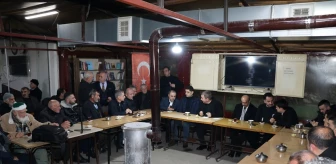 Erzincan Valisi Hamza Aydoğdu, çay ocağına kitaplık yaptırdı
