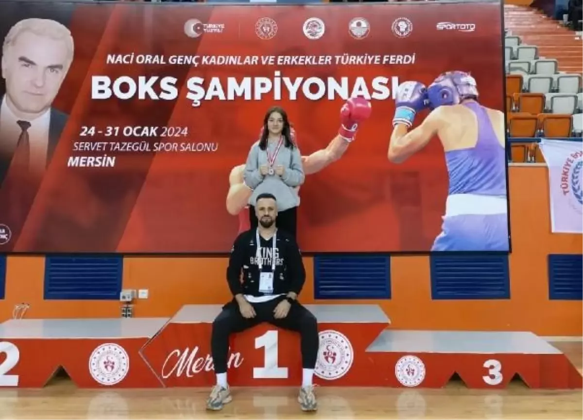 Mardinli Boksör Sezen Sude Karaboğa Türkiye Ferdi Boks Şampiyonası'nda üçüncü oldu