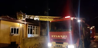 Nevşehir'de müstakil evin çatısında çıkan yangın söndürüldü