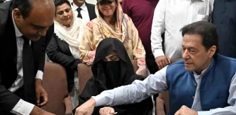 Eski Başbakan Imran Khan ve eşi Büşra Khan yolsuzluk davasında suçlu bulundu